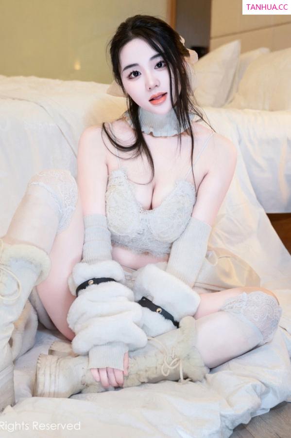   [XiuRen]高清写真图 2023.07.04 No.7018 汐汐爱吃草莓 蕾丝内衣第18张图片